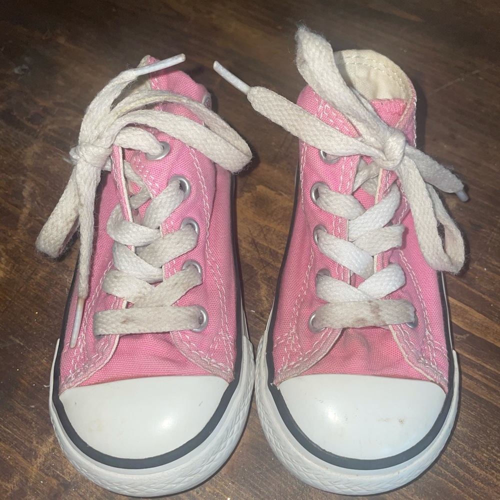 Toddler pink high top converse